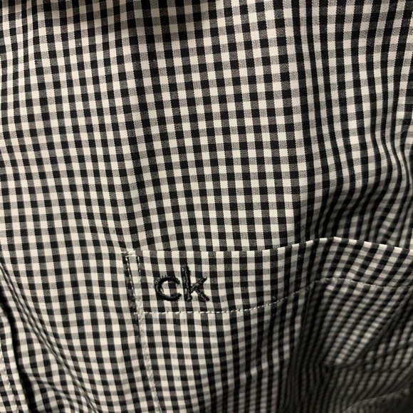 Calvin Klein long sleeve dress shirt - Picture 2 of 3